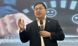 Hoàng Nam Tiến hiện đang giữ chức vụ gì?