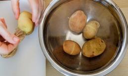 Gọt vỏ khoai tây không hề dễ dàng, có thể vô tình làm tay bị thương, hãy để tôi dạy bạn một thủ thuật và bạn sẽ không phải gọt vỏ nữa