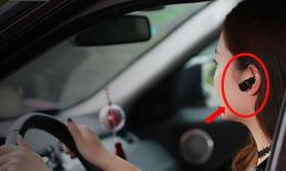 Khi lái xe có được đeo tai nghe không?