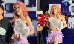 Trang Pháp gây lo lắng với thân hình gầy gò, phải thường xuyên chỉnh váy trong sự kiện