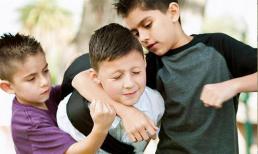 Khi con bạn bị bắt nạt, đừng để con “đánh lại”. Cha mẹ thông minh sẽ “thắng” bằng cách này