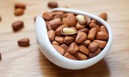 Loại hạt tốt hơn mười loại thuốc. Nó chữa rụng tóc ở phía trên và táo bón ở phía dưới, nuôi dưỡng gan và máu 