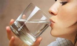 Ai khỏe mạnh hơn, những người uống nước hay trà trong thời gian dài?