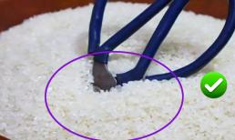 Cắm 1 cây kéo vào thùng gạo, nghe lạ nhưng bạn sẽ tiếc hùi hụi vì đã không biết sớm hơn mẹo hữu ích này