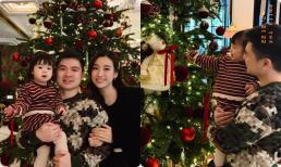 Hoa hậu Đỗ Mỹ Linh khoe bộ ảnh giáng sinh bên chồng chủ tịch và con gái