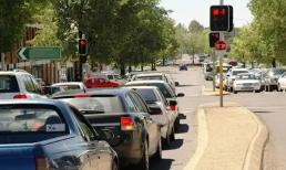 P, N, D, số nào phù hợp khi chờ đèn đỏ?