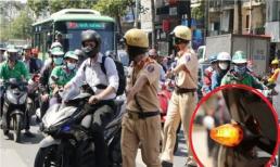 Lái xe máy, ô tô đến đoạn rẽ phải bật xi nhan trước bao nhiêu mét để không bị phạt?