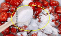 Táo đỏ khô tưởng sạch mà bẩn hơn bạn nghĩ, bỏ túi ngay bí kíp làm sạch siêu đơn giản này