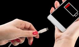 Khi sạc nên cắm điện thoại hay cắm sạc trước? Rất nhiều người đang làm sai! 