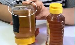 Chỉ cần lật ngược chai mật ong là có thể biết mật ong thật hay giả! 