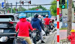 5 trường hợp xe máy được rẽ phải khi đèn đỏ, không xi nhan sẽ phạt rất nặng
