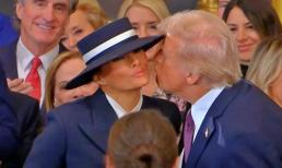 Thật xấu hổ! Trong lễ nhậm chức của ông Trump 78 tuổi, ông muốn hôn bà Melania nhưng bị vành mũ to của vợ chặn lại