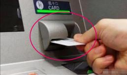 Tôi nên làm gì nếu thẻ ngân hàng của tôi bị nuốt? Chỉ với một thao tác đơn giản, thẻ ngân hàng sẽ tự nhả ra