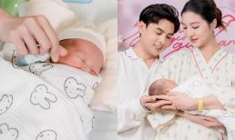 Hồ Quang Hiếu hạnh phúc đón con đầu lòng, khoe cận diện mạo quý tử