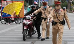 Từ 1/5/2025: Người dân đi xe máy không cần mang theo Bảo hiểm cũng chẳng lo CSGT phạt, đúng không?