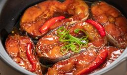 Cá kho nhanh nhừ, không cần thắng đường vẫn lên màu đẹp nếu bạn cho thêm vào một loại quả này