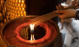 Ngày mai là mùng 1 tháng 2 âm lịch Ất Tỵ 2025 thắp hương vào khung giờ nào đẹp nhất?