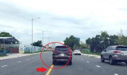 Vạch kẻ đường màu vàng nét liền có được quay đầu, đè vạch?