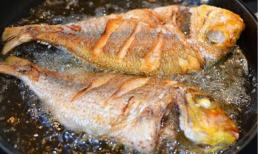 Rán cá giòn rụm, không dính chảo, không bắn dầu nếu bạn biết những mẹo này