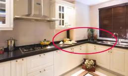 Có câu: 'Nếu một gia đình có ba nơi khuyết thì con cháu sẽ nghèo khổ nhiều đời'. Ba khoảng trống là gì?