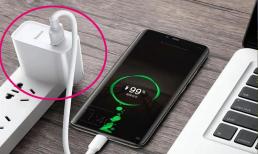 Dù là loại điện thoại nào, bạn cũng phải ghi nhớ 4 điểm này khi sạc pin, nếu không điện thoại sẽ chẳng mấy thành 'phế vật'