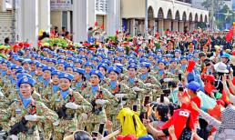 TP.HCM nắng nóng đỉnh điểm dịp 30/4, người dân cần làm gì để tránh không bị say nắng, say nóng?