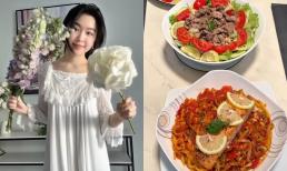 Con gái Quyền Linh lại khiến dân tình trầm trồ: Trổ tài cắm hoa đẹp miễn bàn, nấu ăn cũng khéo như đầu bếp chuyên nghiệp