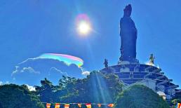 Hiện tượng kỳ lạ mây ngũ sắc đôi bất ngờ xuất hiện trong ngày đầu tôn trí Xá lợi Phật ở đỉnh núi Bà Đen