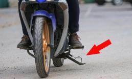 Quên gạt chân chống xe máy khi tham gia giao thông bị xử phạt đến 10 triệu đồng, đúng không?