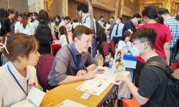Mỹ đột ngột dừng cấp mới visa du học, sinh viên từ Việt Nam nên làm gì?