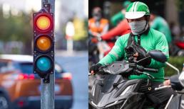 Sử dụng điện thoại khi dừng đèn đỏ là vi phạm luật giao thông và có thể bị phạt đến 1 triệu đồng, đúng không?
