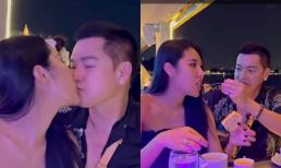 Nghệ sĩ Quang Minh tình tứ đưa bạn gái kém 37 tuổi đi du thuyền sang chảnh, công khai khóa môi cực ngọt