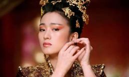 Mạc Ngôn: Khi nhìn thấy một người phụ nữ không đeo vòng, dây chuyền trên tay, hoặc không đeo vòng cổ, tôi có thể chắc chắn rằng cô ấy 'khác thường' ở ba phương diện này!