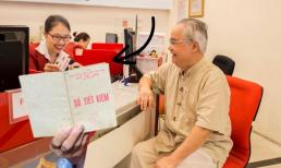Nhân viên ngân hàng nhắc nhở: Người trên 60 tuổi khi gửi tiền nhất định phải ghi nhớ 5 điều sau, nếu không cẩn thận, cả đời tích cóp có thể bay sạch