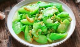 Để mướp xào không bị thâm đen? Nắm vững mẹo nhỏ này để mướp ngon và tươi xanh đẹp mắt