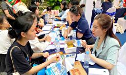 Xét tuyển đại học: Tổ hợp D01 có độ cạnh tranh khốc liệt nhất, điểm chuẩn dự báo giảm