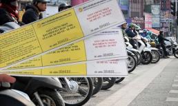 Bắt buộc phải mang Bảo hiểm xe máy bản cứng hay có thể xuất trình 'bản mềm': CSGT có xử phạt không?