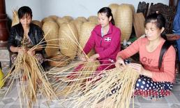 Nông dân tại 1 xã ở Thanh Hóa lên đời nhà lầu, xe hơi nhờ giữ được nghề từng bị xem là 'nghề mạt' này