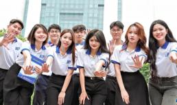 Đại học đầu tiên nào công bố đưa tiếng Anh thành ngôn ngữ thứ hai?