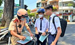 Cha mẹ giao xe gắn máy cho con chưa đủ 16 tuổi bị phạt bao nhiêu tiền?