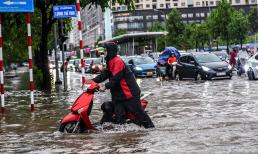 Vài giờ tới, nhiều khu vực tại Hà Nội sẽ xuất hiện mưa dông, gió giật mạnh, người dân cần đặc biệt chú ý
