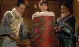 Khi được Hoàng đế chọn 'thị tẩm', tại sao các phi tần phải cởi hết quần áo, quấn chăn kín người? Có phải đó là 'tình thú' của Hoàng đế?