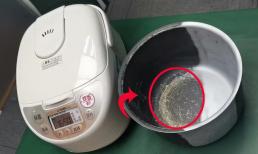 Lớp phủ chống dính bên trong nồi cơm điện bị trầy xước và bong tróc có gây ung thư không?