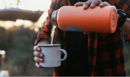 5 loại nước tuyệt đối không đựng trong bình giữ nhiệt: Cố dùng ngang với uống thuốc độc