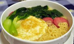 Công thức nấu mì ăn liền nguyên bản – không cần phải cho vào nồi nữa! Thêm một bước để có món mì không dầu, đậm đà hương vị và dai hơn! 