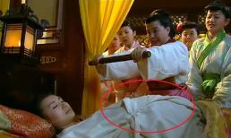 Các phương pháp sinh nở thời xưa với ca sinh khó rất đáng sợ: Từ nuốt tóc, lăn bụng bằng cây cán bột đến dùng kéo mổ bụng cứu thai