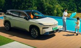 'Gã khổng lồ' Toyota mở bán mẫu SUV điện: Giá chỉ 386 triệu, 7 phiên bản chạy xa tới 610km/1 lần sạc