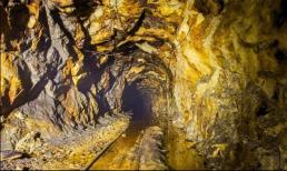 Quốc gia sát vách Việt Nam phát hiện mỏ vàng lớn nhất kể từ khi lập quốc, sẽ tác động trực tiếp đến giá vàng?