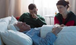 Các bác sĩ đã tóm tắt 5 dấu hiệu cảnh báo mà cơ thể một người thường đưa ra một năm trước khi qua đời