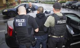 Đặc vụ Mỹ bắt 81 người nhập cư chỉ trong vài giờ ở một thành phố, đẩy mạnh chiến dịch trục xuất quy mô lớn